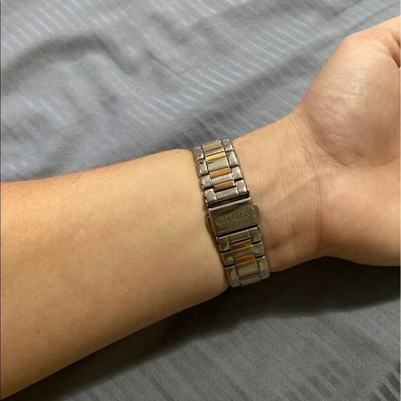 Citizen eco drive 2 tone (rose and silver) watch - Picture 8 of 10